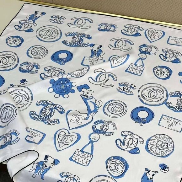 Chanel Sophisticated Blue & White Wrap - Picture 4 of 7